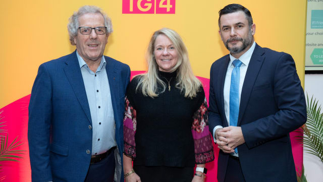 Éamonn Ó hAragáin- member Stephaine Caden Gearóid Ó hArgadáin - Crediúint Bryan Brophy 